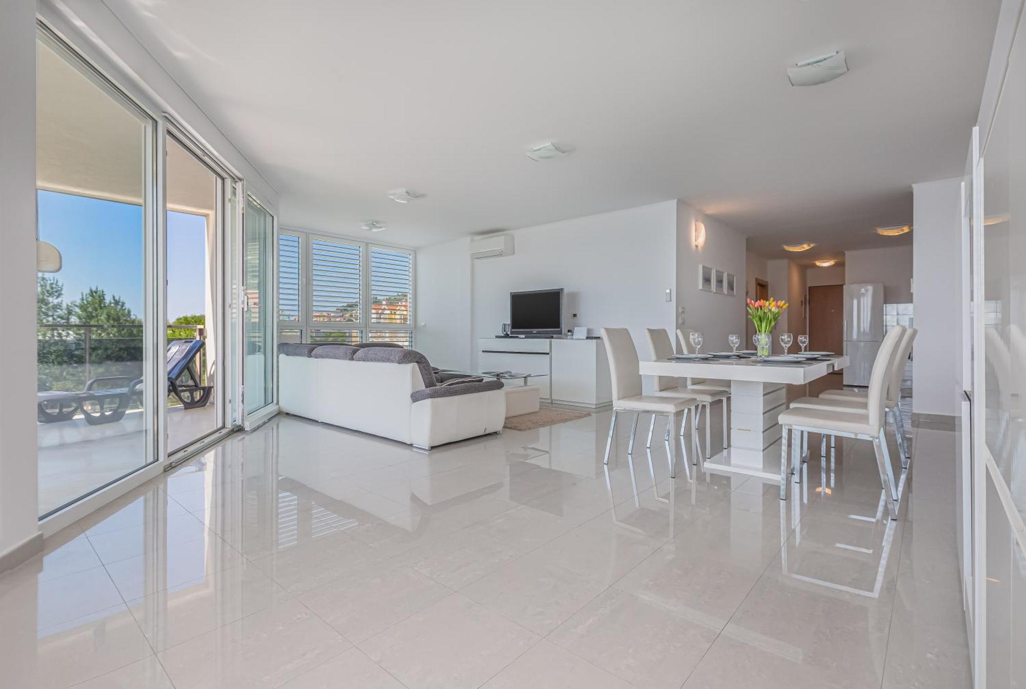 Ap 4+2 In One Of The Luxury Building In