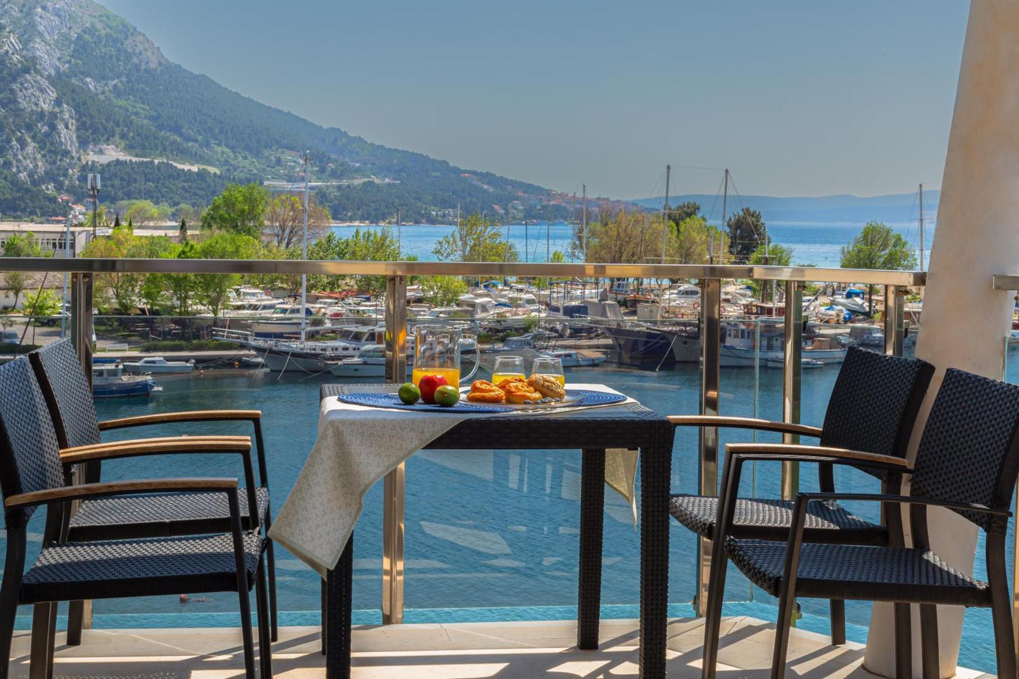 Ap 4+2 In One Of The Luxury Building In * Omis
