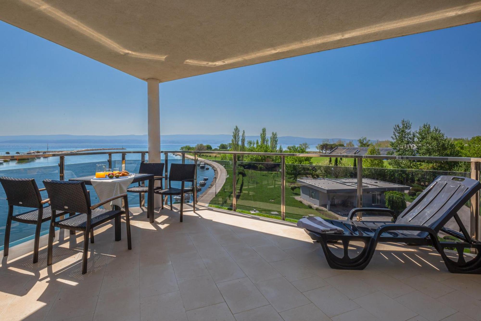 Ap 4+2 In One Of The Luxury Building In Omiš